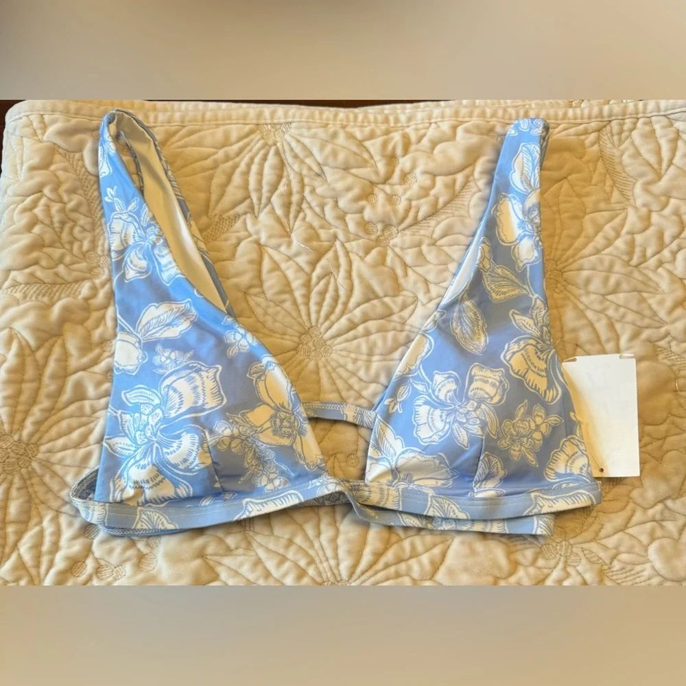 L*Space AVERY BIKINI TOP MEDIUM NWT